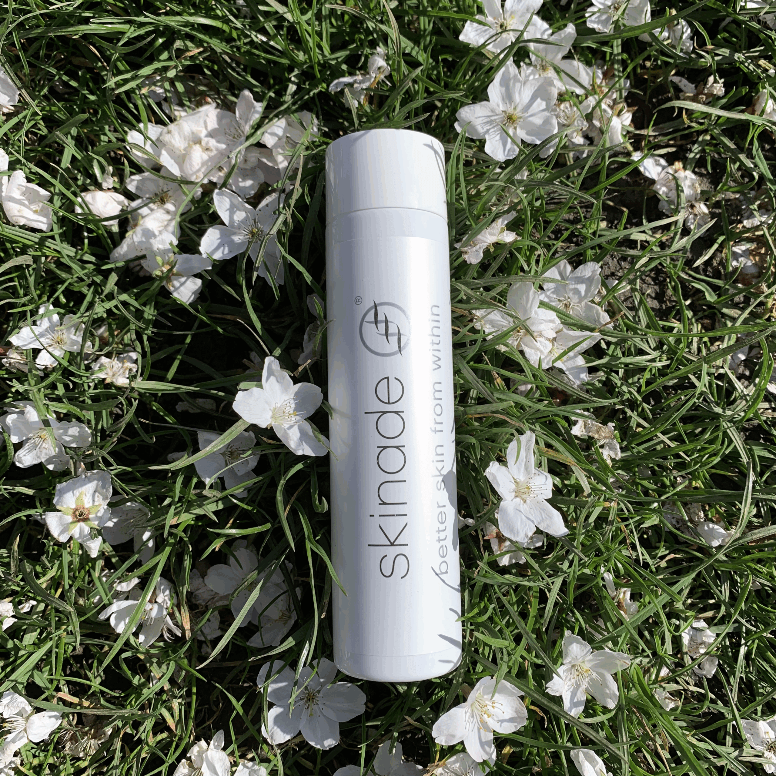 Skinade collagen drink for itchy, allergy-prone skin during spring and fall seasons